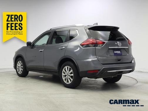 Gray 2017 Nissan Rogue SV