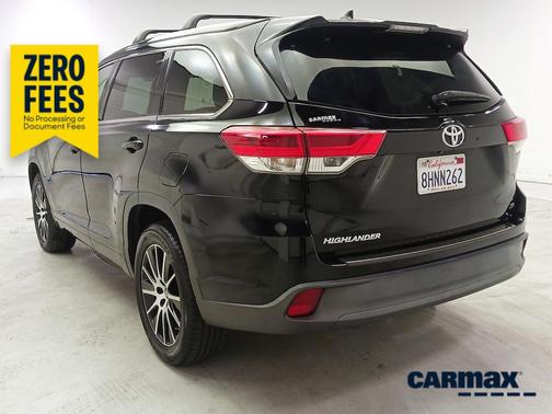 Black 2018 Toyota Highlander SE