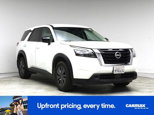 White 2024 Nissan Pathfinder S