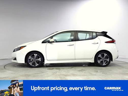 White 2022 Nissan Leaf SV