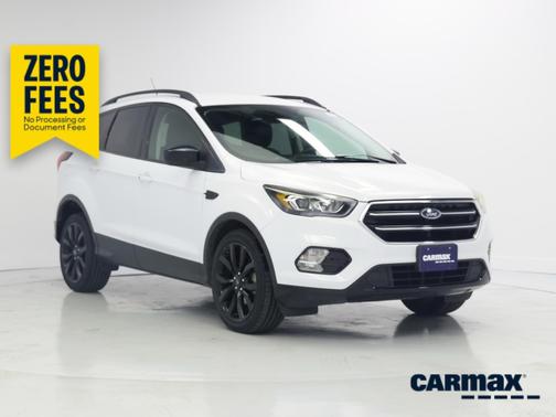 White 2019 Ford Escape SE