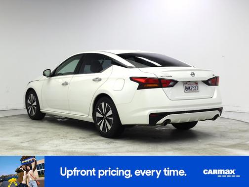White 2019 Nissan Altima SV