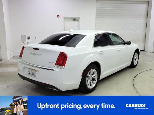 2016 Chrysler 300 Limited