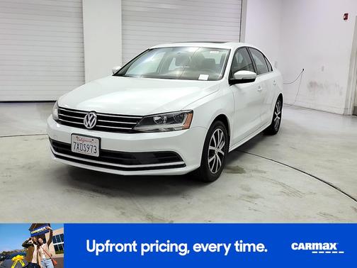 White 2017 Volkswagen Jetta SE