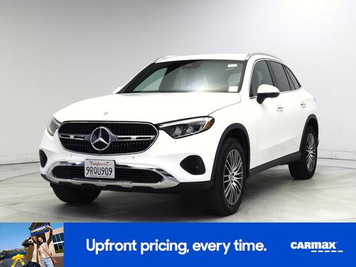 White 2025 Mercedes-Benz GLC 300
