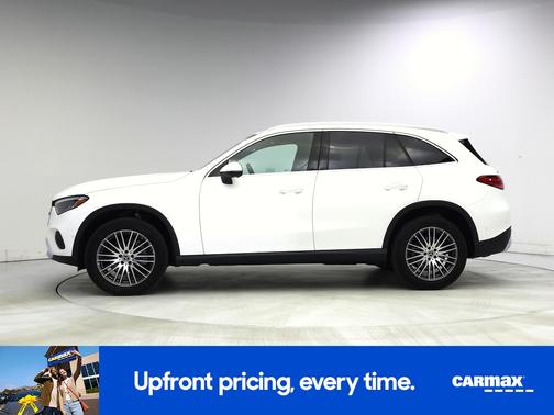 White 2025 Mercedes-Benz GLC 300