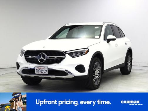 White 2025 Mercedes-Benz GLC 300
