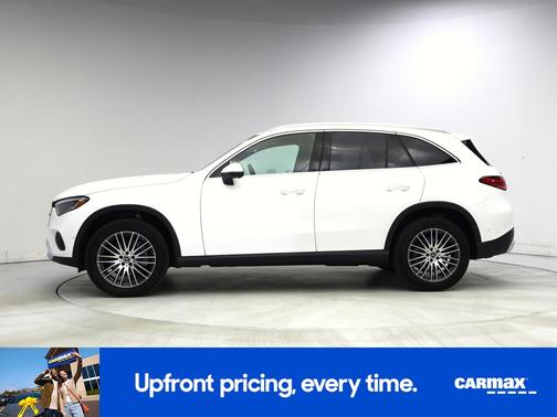 White 2025 Mercedes-Benz GLC 300