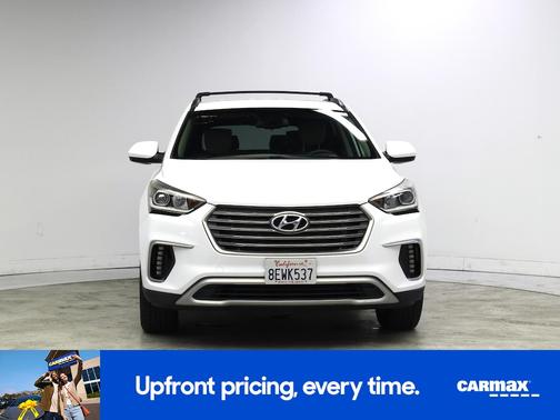 White 2018 Hyundai SANTA FE SE