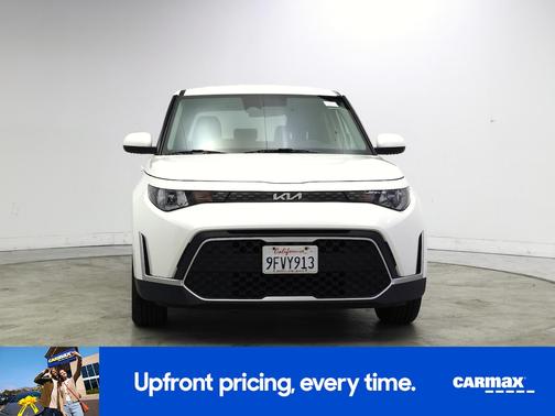 White 2023 Kia Soul LX