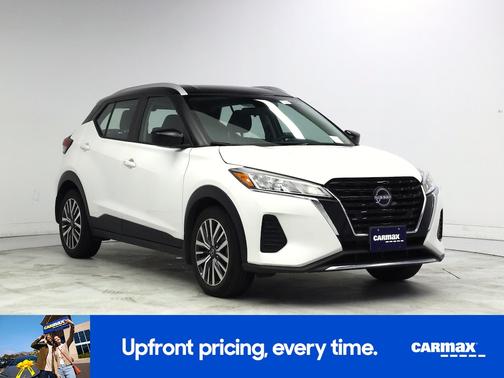 White 2023 Nissan Kicks SV
