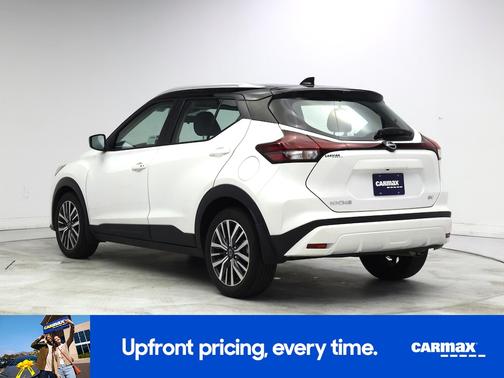 White 2023 Nissan Kicks SV