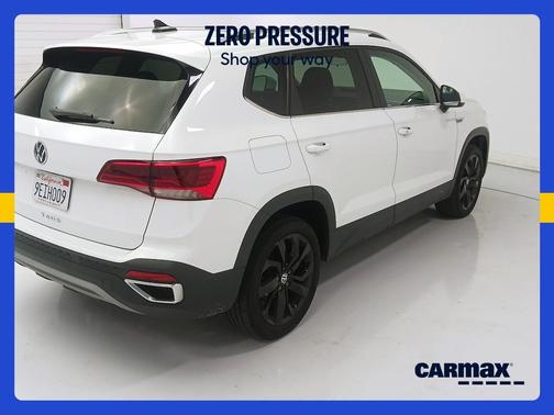 White 2023 Volkswagen Taos SE