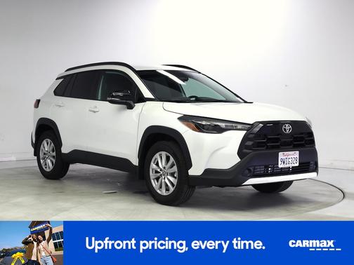Pearl 2026 Toyota Corolla Cross LE