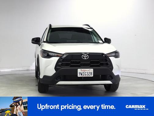 Pearl 2026 Toyota Corolla Cross LE