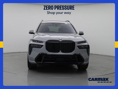 Gray 2024 BMW X7 xDrive40i
