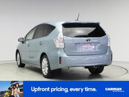 2014 Toyota Prius v Five