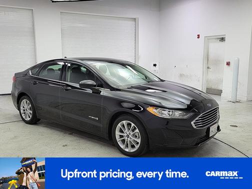 Black 2019 Ford Fusion Hybrid SE