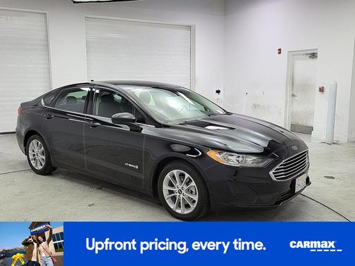 Black 2019 Ford Fusion Hybrid SE
