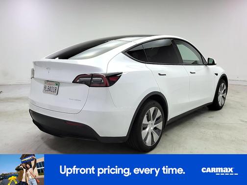 White 2024 Tesla Model Y Long Range