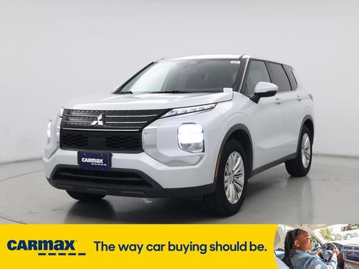 2022 Mitsubishi Outlander ES