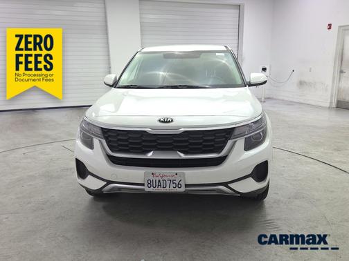 White 2021 Kia Seltos LX