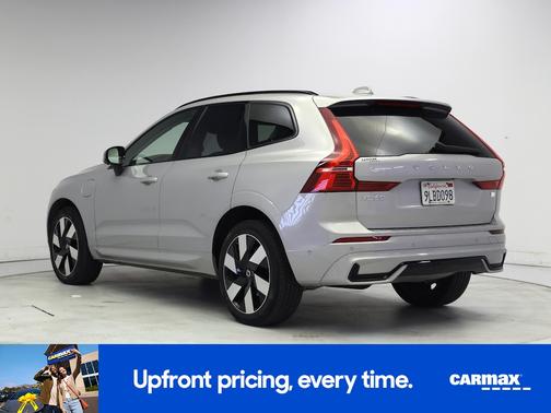 Silver 2024 Volvo XC60 Recharge Plug-In Hybrid T8 Ultimate Dark Theme
