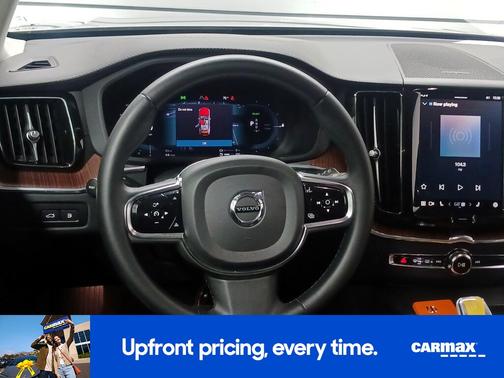 Silver 2024 Volvo XC60 Recharge Plug-In Hybrid T8 Ultimate Dark Theme