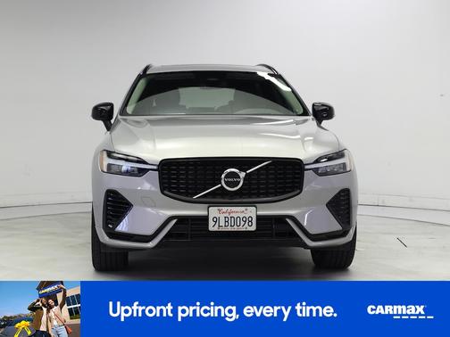 Silver 2024 Volvo XC60 Recharge Plug-In Hybrid T8 Ultimate Dark Theme