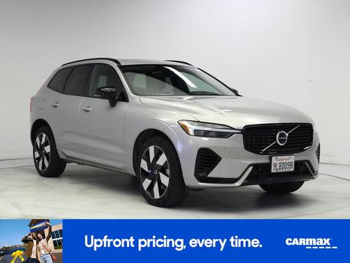 Silver 2024 Volvo XC60 Recharge Plug-In Hybrid T8 Ultimate Dark Theme