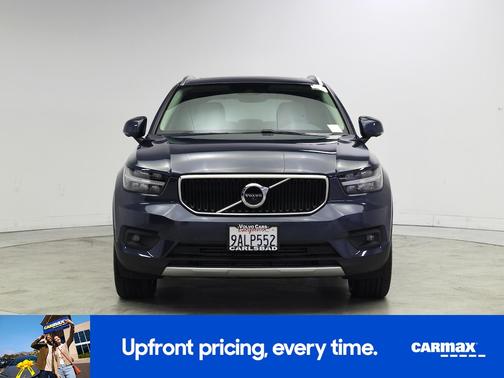 Blue 2022 Volvo XC40 T5 Momentum