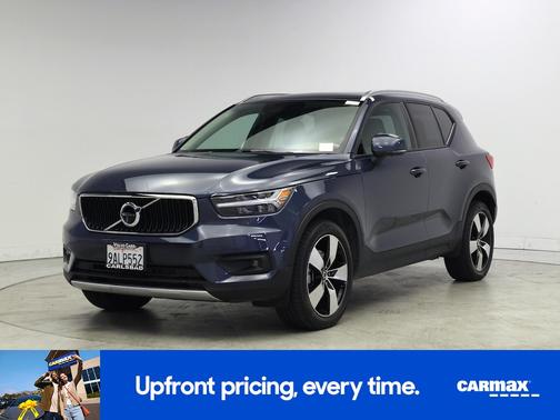 Blue 2022 Volvo XC40 T5 Momentum