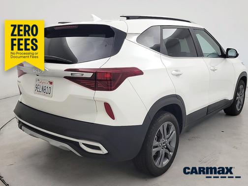 White 2023 Kia Seltos S
