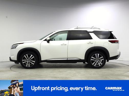 White 2023 Nissan Pathfinder Platinum