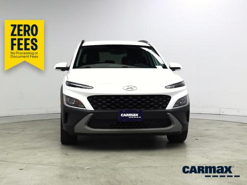 White 2022 Hyundai KONA SEL