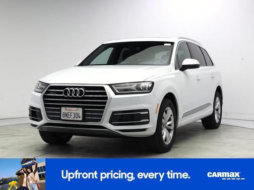 White 2019 Audi Q7 Premium