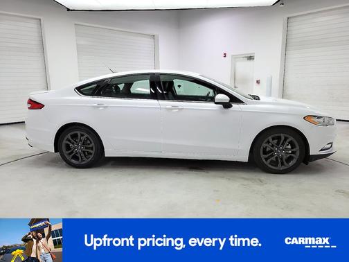 White 2018 Ford Fusion SE