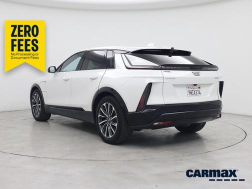 White 2024 Cadillac LYRIQ Sport 1