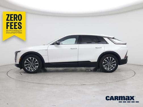 White 2024 Cadillac LYRIQ Sport 1