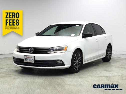 White 2016 Volkswagen Jetta Sport
