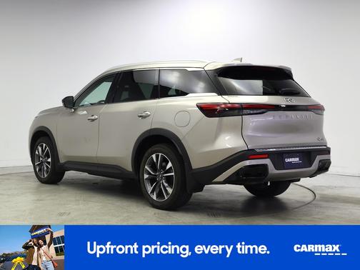 Silver 2023 INFINITI QX60 Luxe