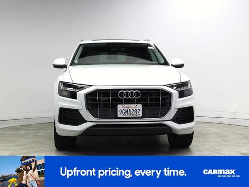 White 2023 Audi Q8 Premium
