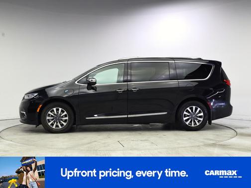 Black 2021 Chrysler Pacifica Hybrid Limited