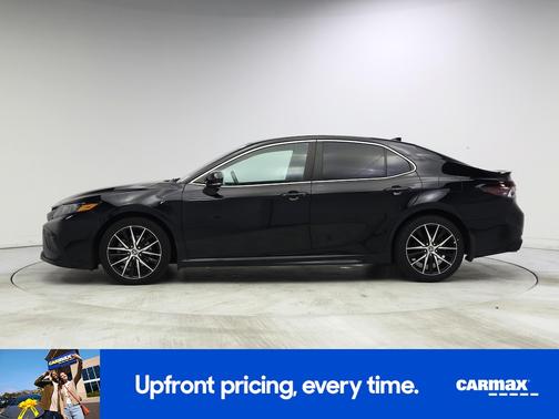 Black 2023 Toyota Camry Hybrid SE