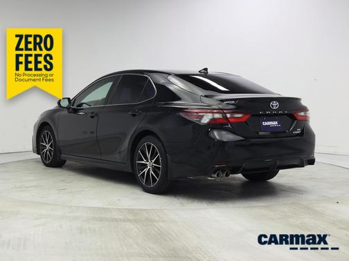 Black 2023 Toyota Camry Hybrid SE