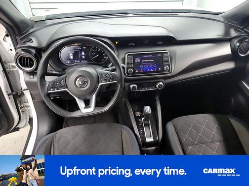 White 2018 Nissan Kicks SV