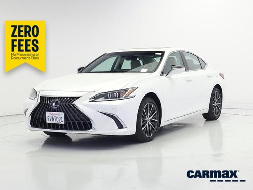 White 2025 Lexus ES 300h Luxury