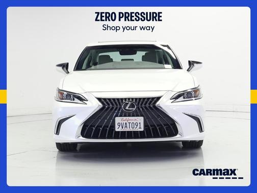White 2025 Lexus ES 300h Luxury