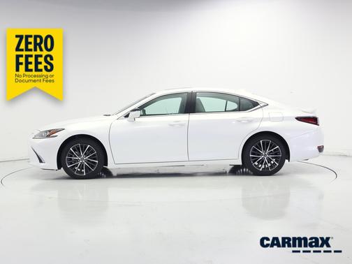 White 2025 Lexus ES 300h Luxury