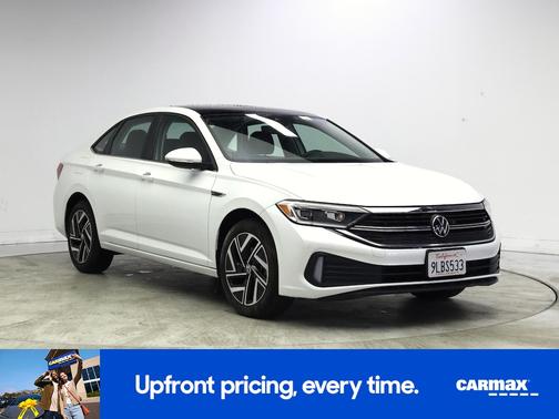 White 2023 Volkswagen Jetta SEL
